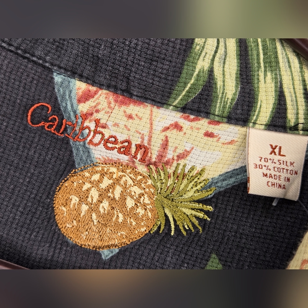 Caribbean Tropical Print Black Hawaiian Shirt Size XL/L - Picture 3 of 5